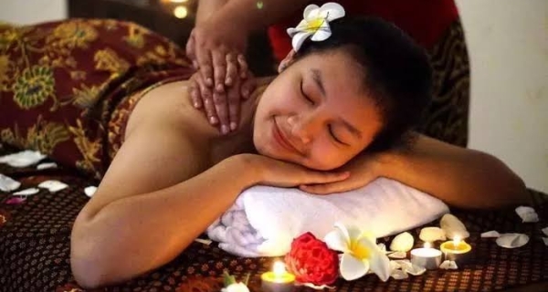 pijat massage spa panggilan kota batam online 24 jam terapis wanita muda cantik